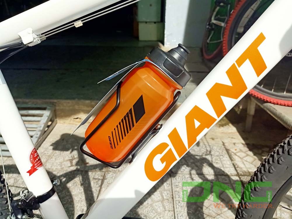 BÌNH NƯỚC XE ĐẠP GIANT CLEAN SPRING 600ML