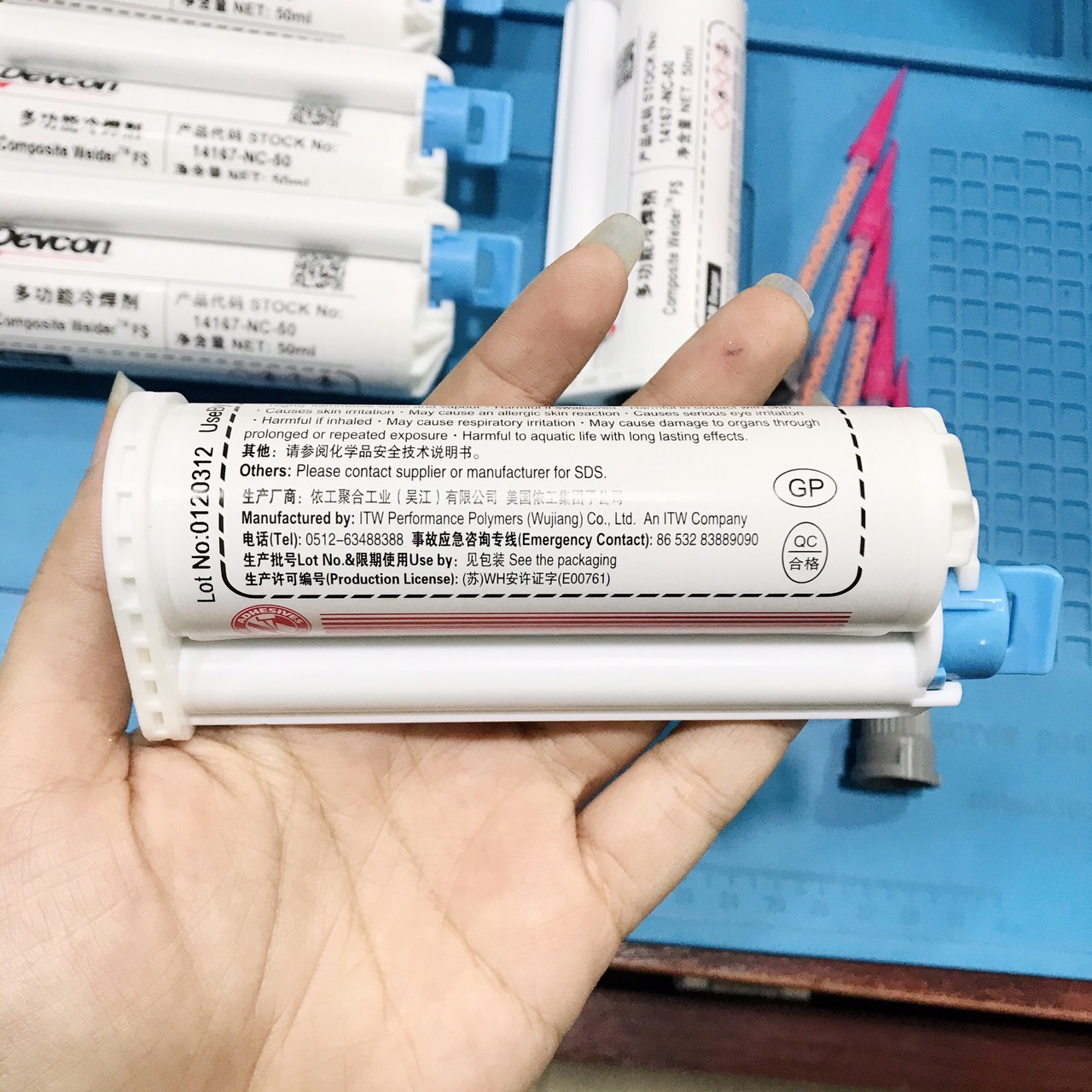 Keo 2 thành phần cao cấp Devcon 50ml, kèm 5 đầu trộn keo