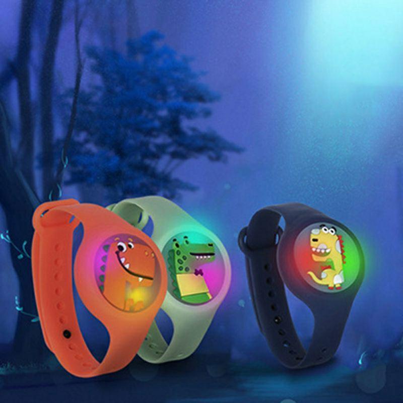 VÒNG TAY ĐUỔI MUỖI CÓ ĐÈN CHO BÉ