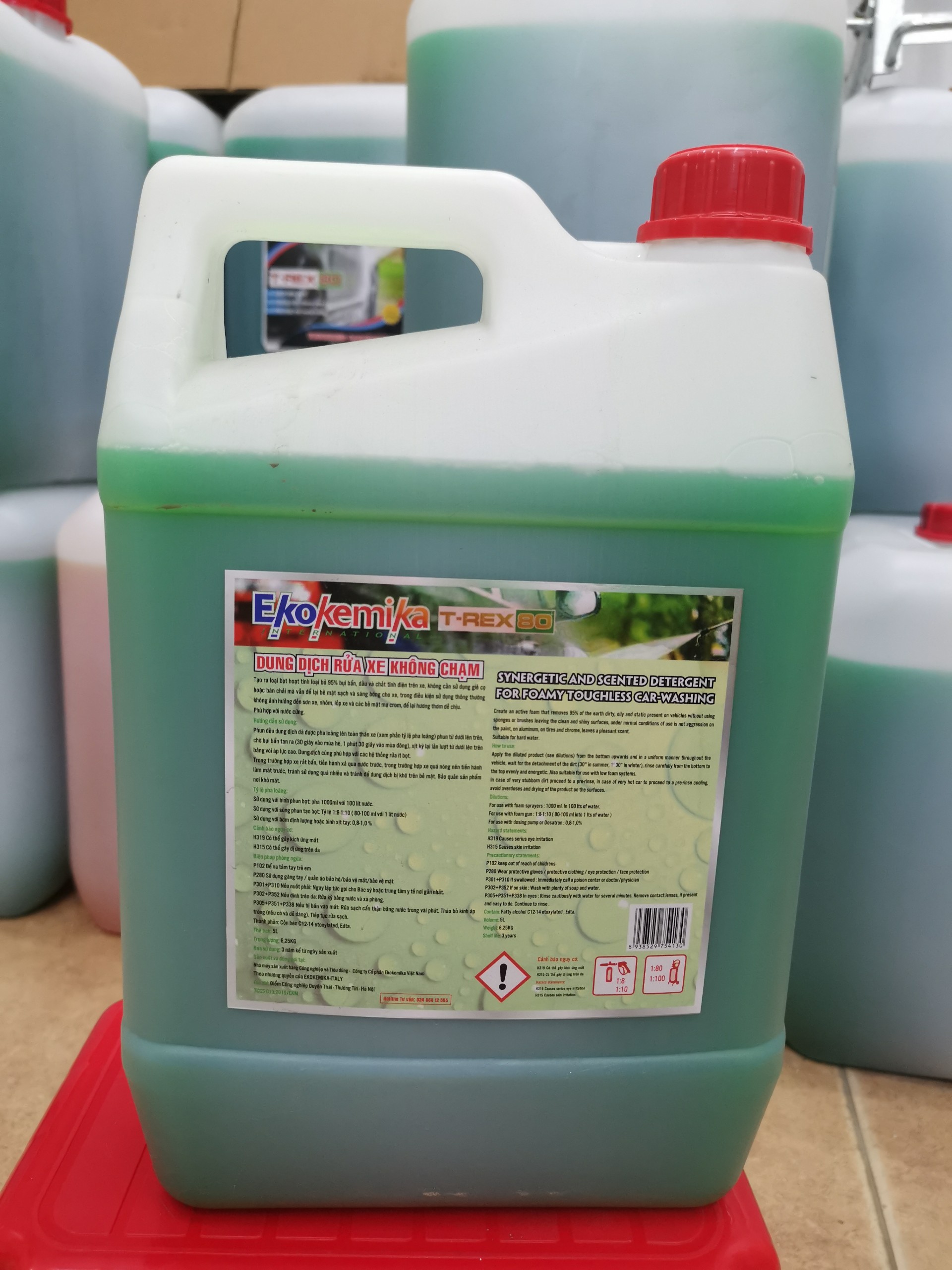 DUNG DỊCH RỬA XE KHÔNG CHẠM ĐẶC BIỆT EKOKEMIKA T-REX 80 -5L