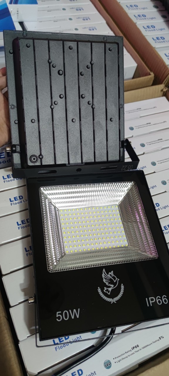 Đèn pha LED SMD công suất 50W,100W, 200W chống nước IP66