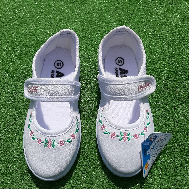 Girls' Shoes for School and Play with Embroidered Straps in Pu Leather