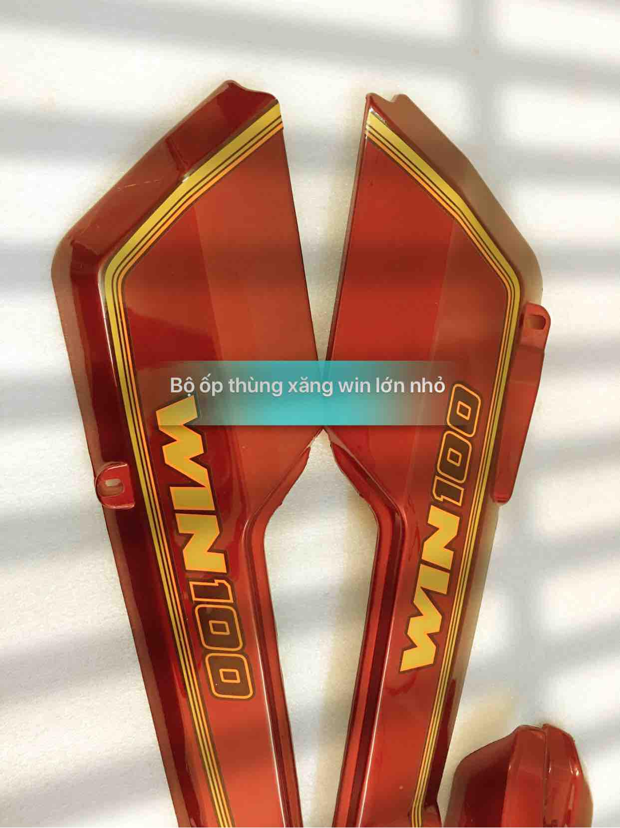 [HCM]Bộ áo win lớn nhỏ màu đỏ có tem