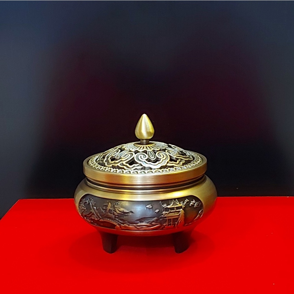 Lư xông trầm đồng chạm hoa văn tinh xảo