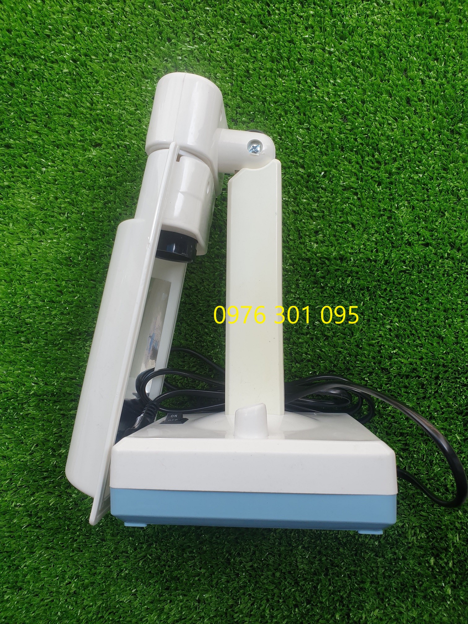 Đèn Bàn Học Đuôi E27 ( Bao Gồm Bóng Led )