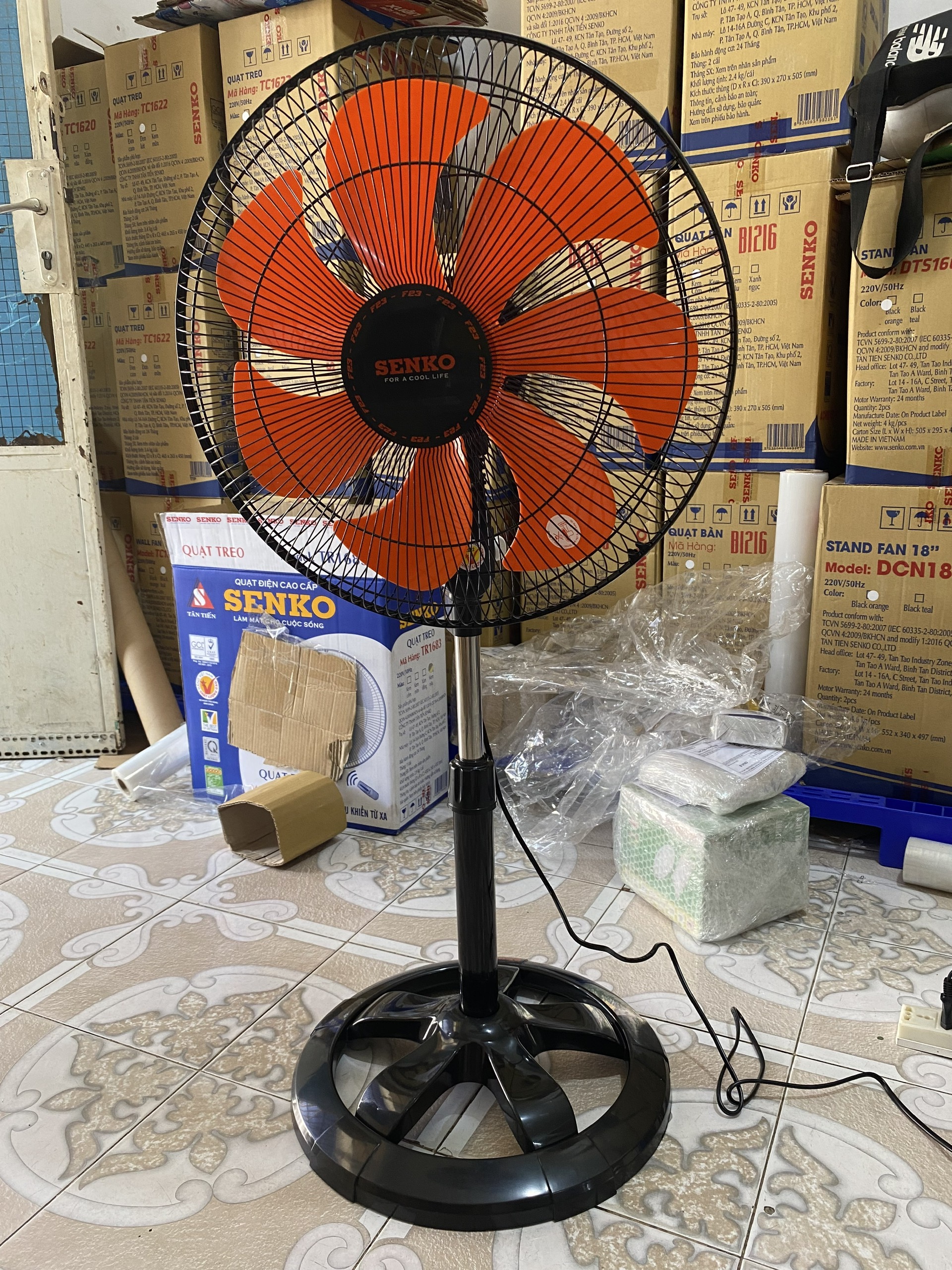 Senko - Quạt lỡ thân sắt LTS1636, 7 cánh