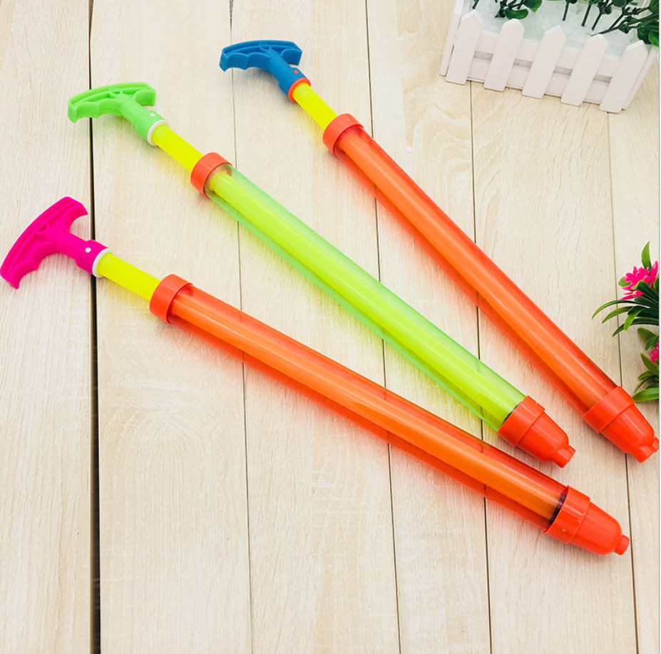 Gậy xịt phun nước cho bé