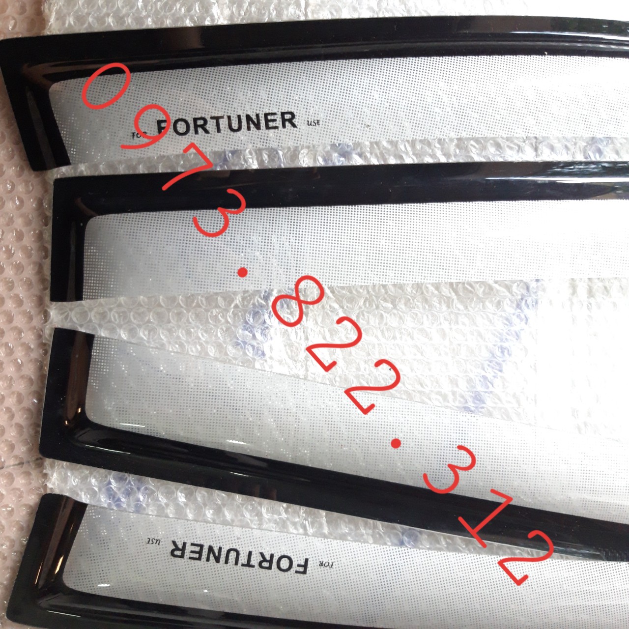 Vè che mưa Fortuner 08-15 (Giá bán  1 Bộ) OEM