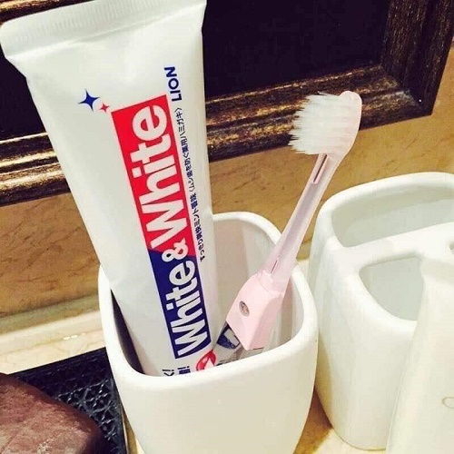 Kem đánh răng White White Nhật Bản làm trắng răng