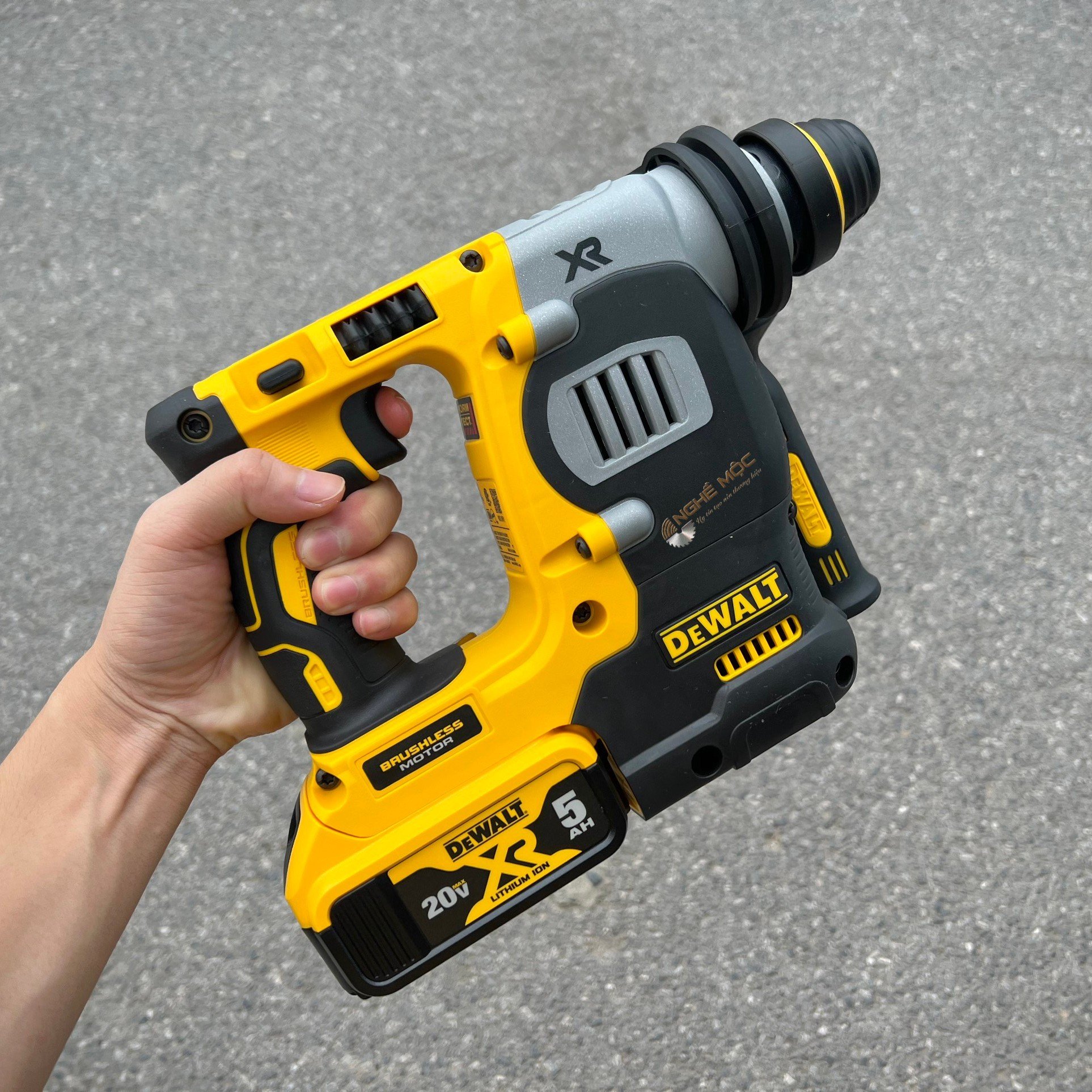 Máy khoan betong Dewalt DCH273