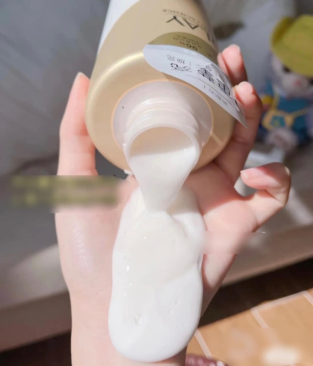 Sữa tắm trắng da Olay B3 Retinol Body Cellscience 500ml
