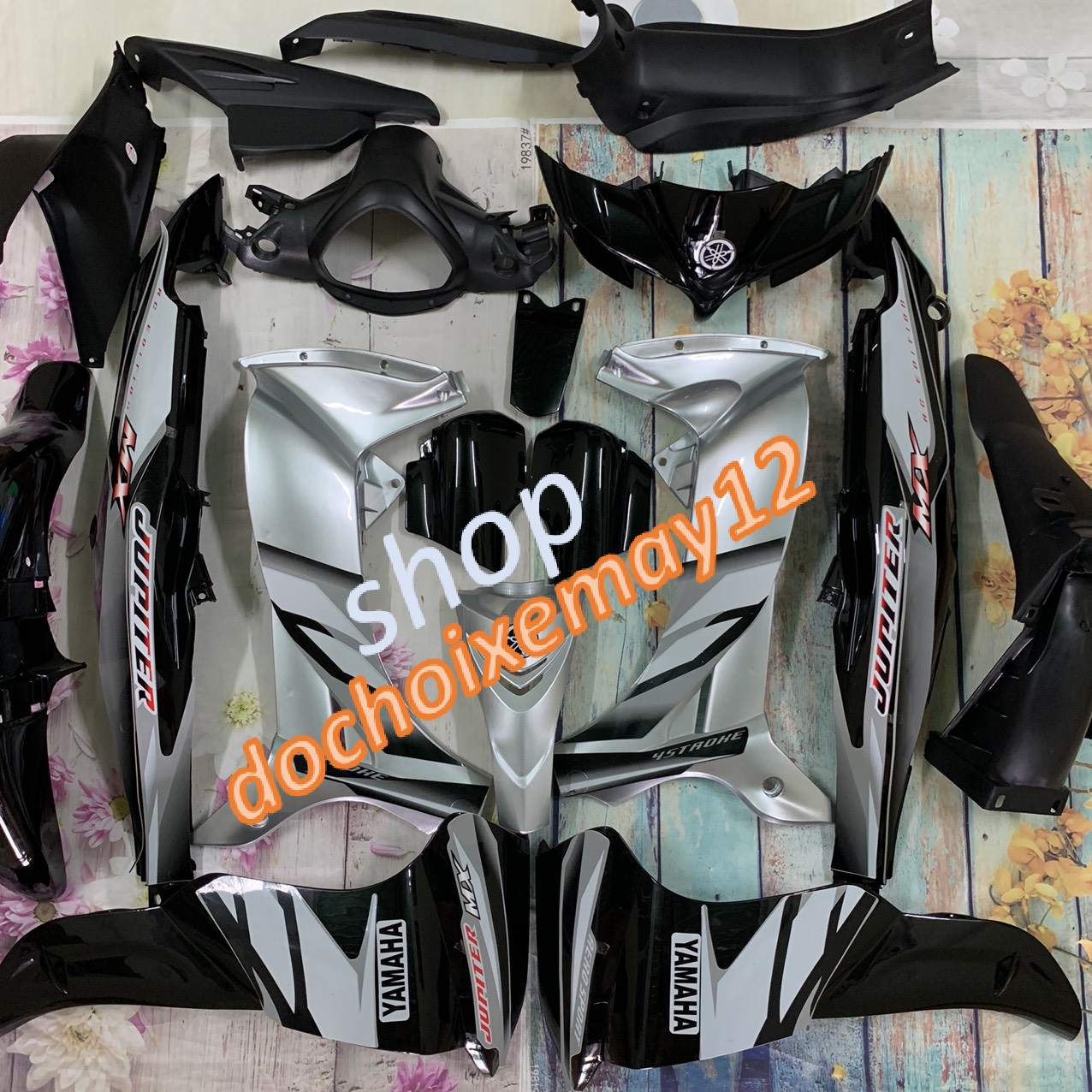Dàn áo xe  jupiter MX / jupiter gravita màu ĐEN BẠC-nhựa nguyên sinh LOẠI ĐẸP cao cấp (phụ kiện gắn ngoài xe máy)