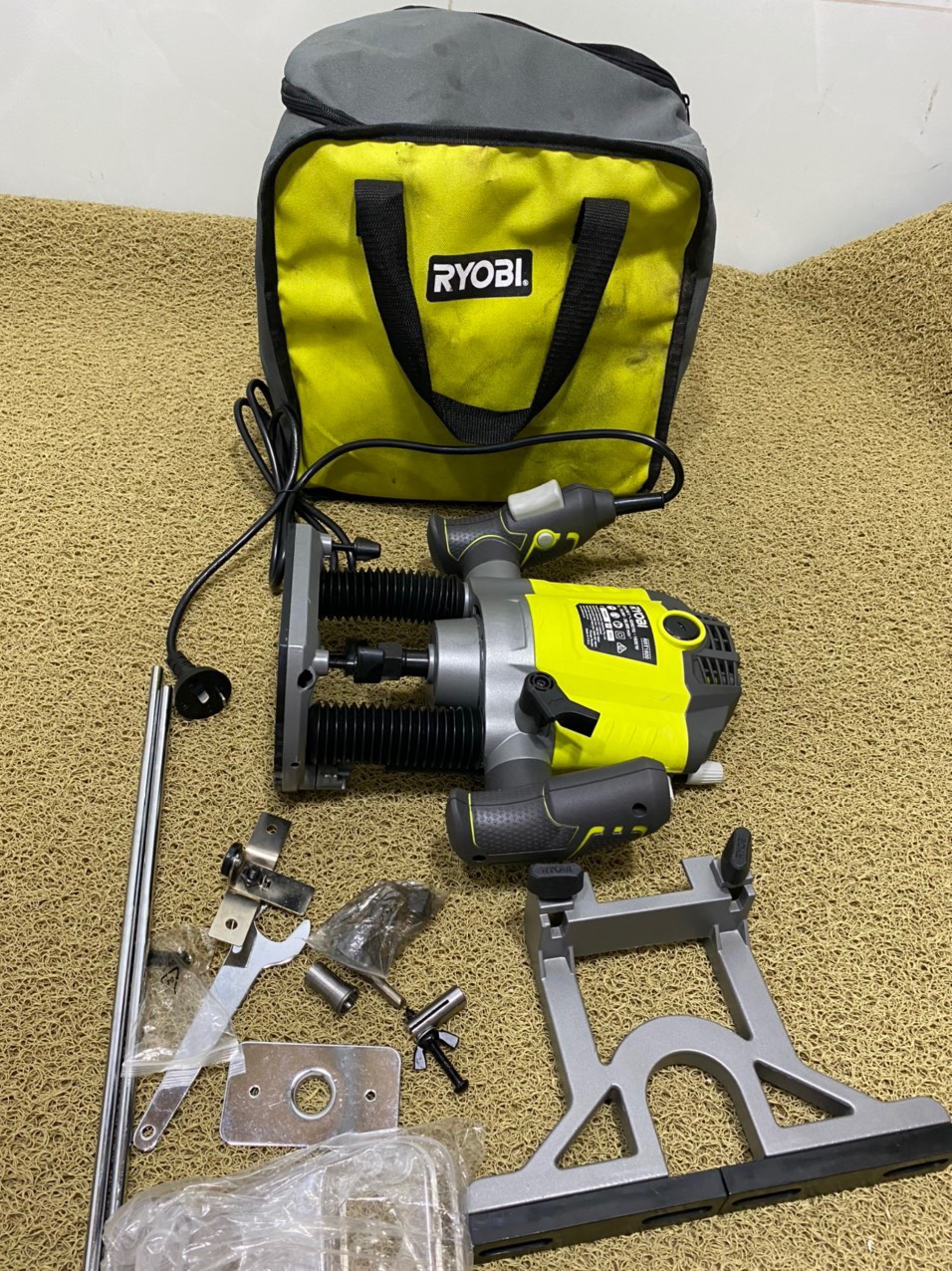 [HCM]Máy Phay Lớn 1600W Ryobi RRT1600-S(qua sử dụng)