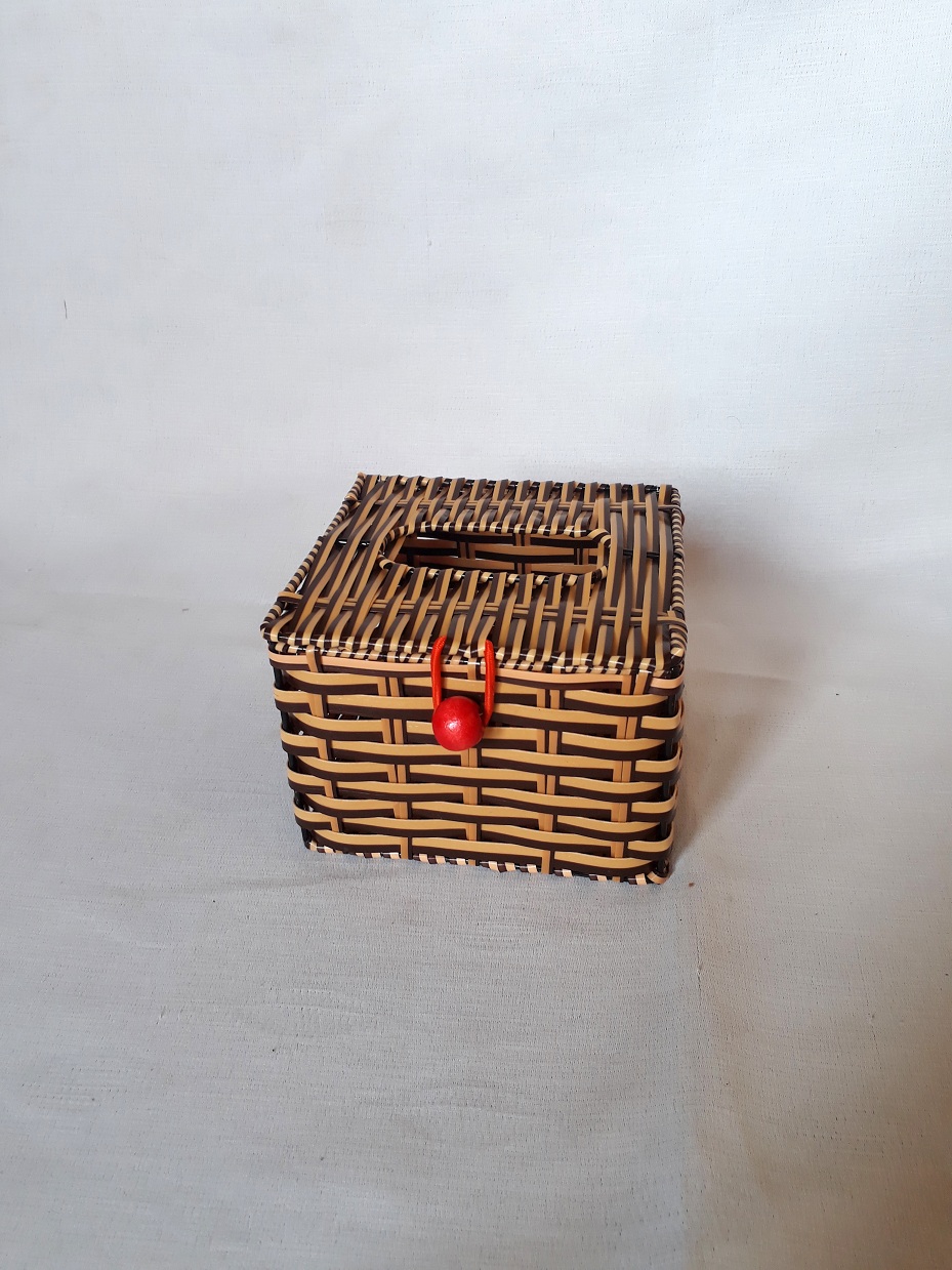 Hộp đựng giấy bàn ăn vuông giả mây (12x12x8cm)