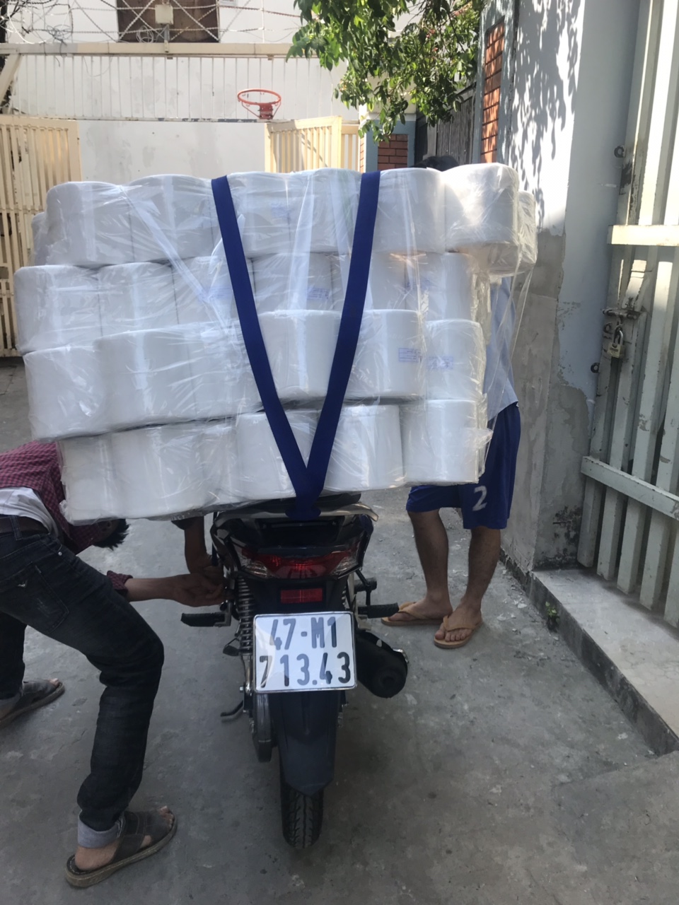 Lưới Polyester 20cm x50m
