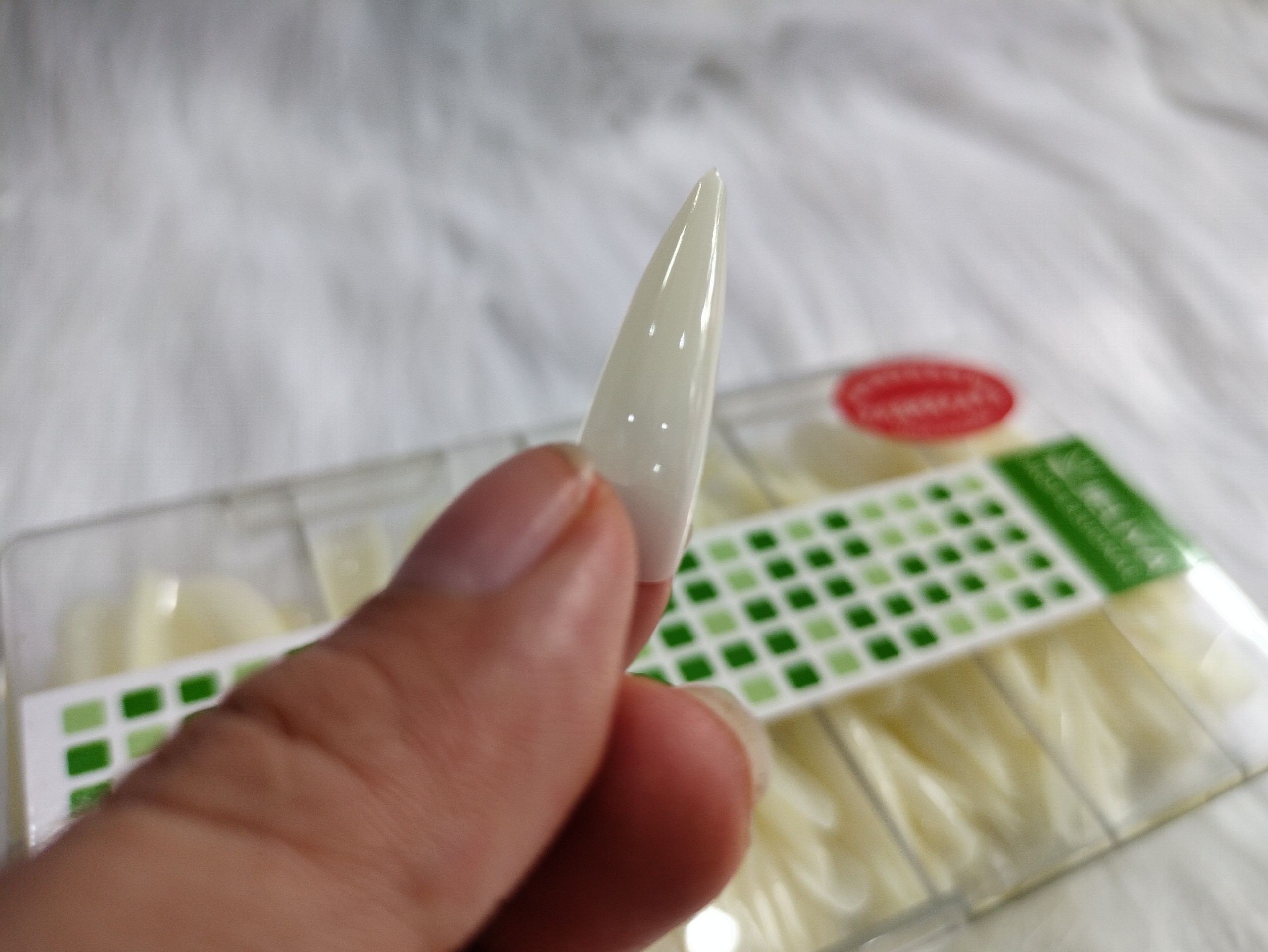 Móng tay giả dùng cho tiệm chuyên nail
