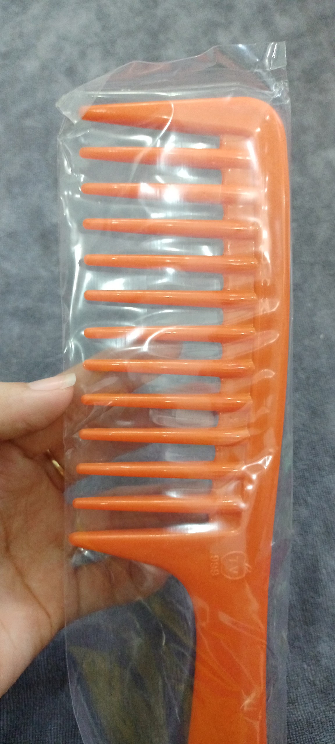[HCM]1 lược chảy tóc răng thưa loại lớn - phulieutocthuduc