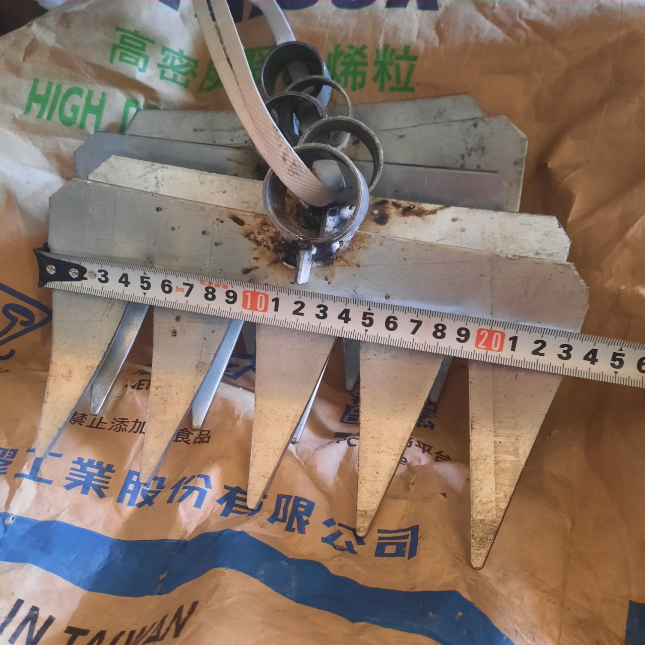 Cào cỏ 5 răng trắng dẹt ( 1 cái)