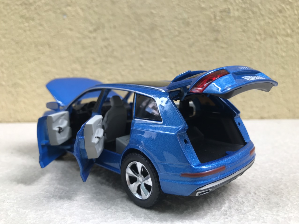 Mô hình xe Ô tô AUDI Q7 2019 1:32