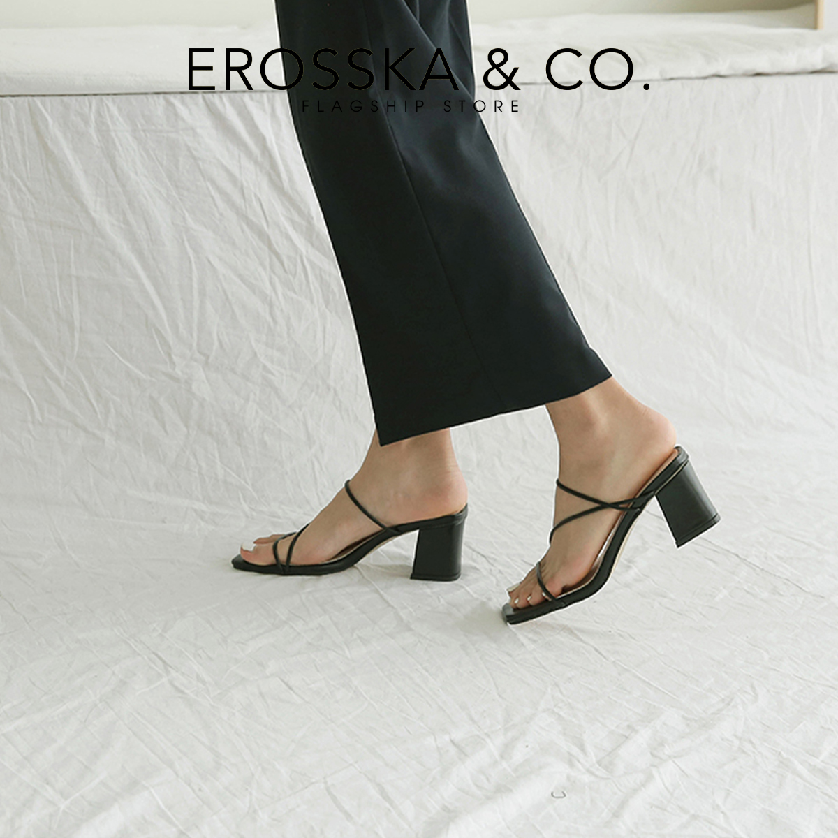 Dép cao gót Erosska mũi vuông phối dây kiểu dáng Hàn Quốc cao 7cm màu đen - EM074