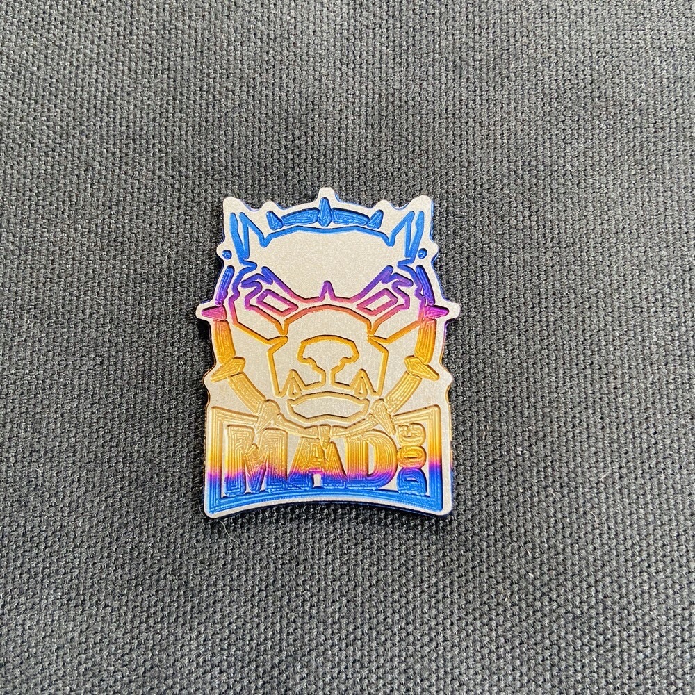 Tem nổi titan logo maddog cực chất - tem nổi titan