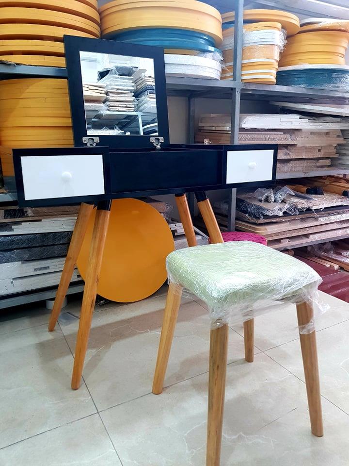 COMBO BÀN TRANG ĐIỂM CÓ KÈM GHẾ