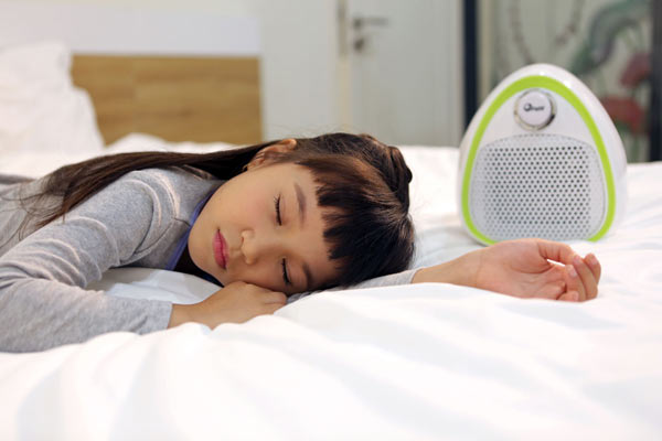 Quạt sưởi gốm Ceramic Mini FujiE CH-202 (đỏ/xanh lá/xanh dương)