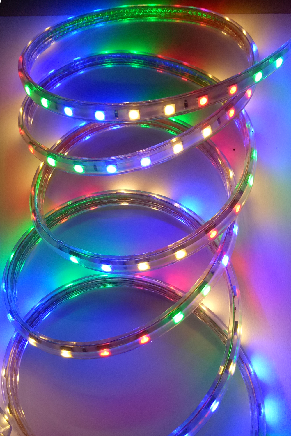 Bộ 10 mét đèn Led dây 5050/220V 4 màu và 1 đầu nối dây nguồn