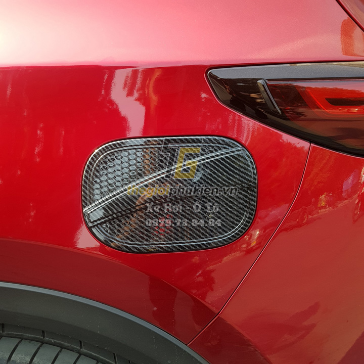 Ốp nắp đậy bình xăng Mazda CX5, CX-5 vân Carbon