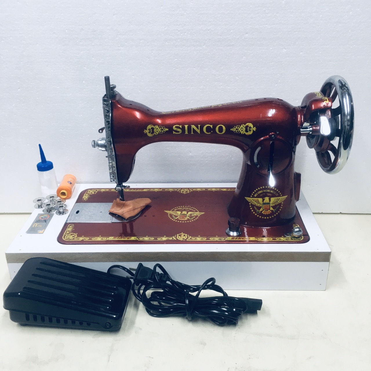 BỘ MÁY MAY GIA ĐÌNH ĐẾ GỖ NHỎ GỌN