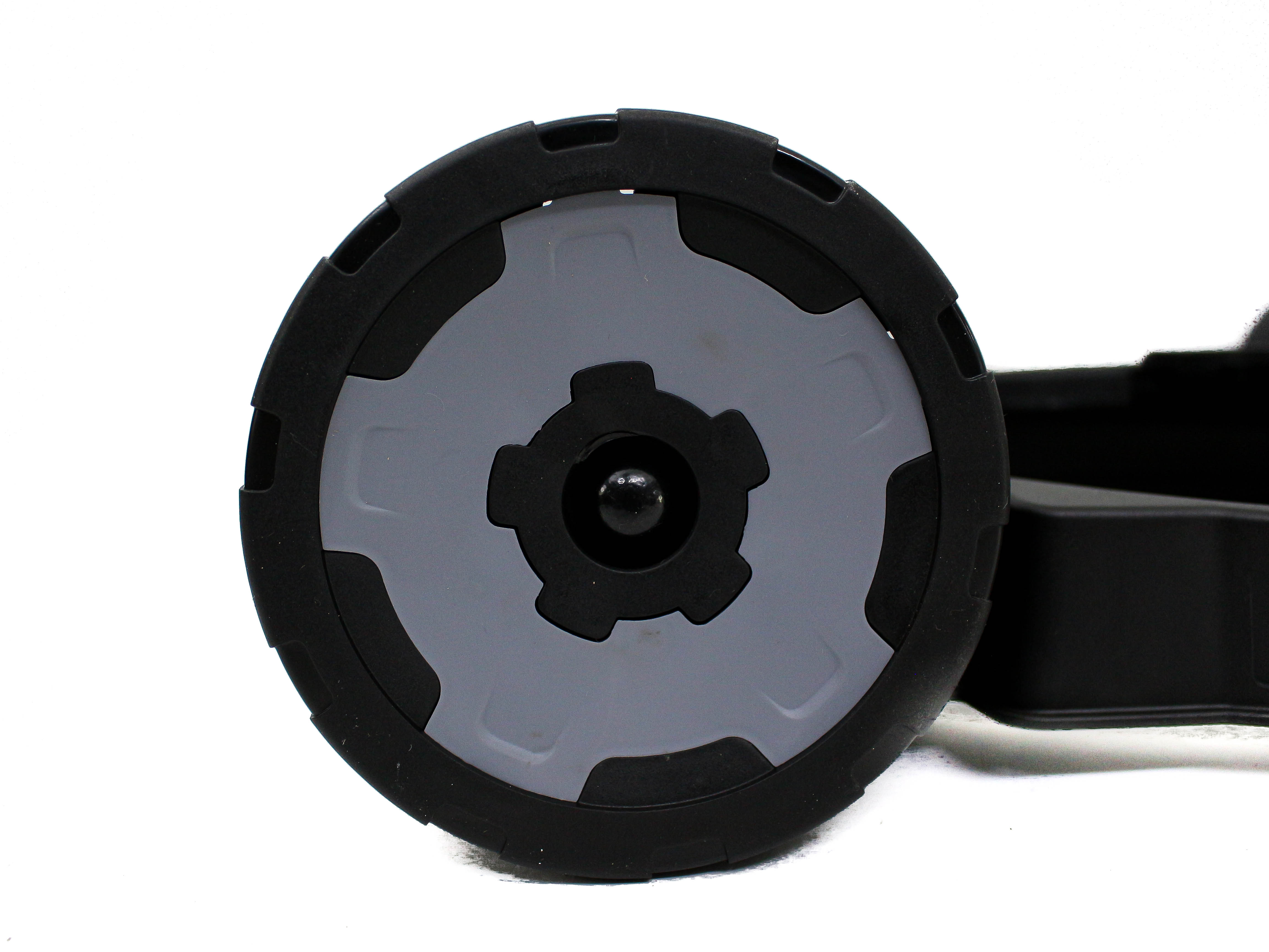 Bánh xe máy cắt cỏ Black & Decker CM100-B1