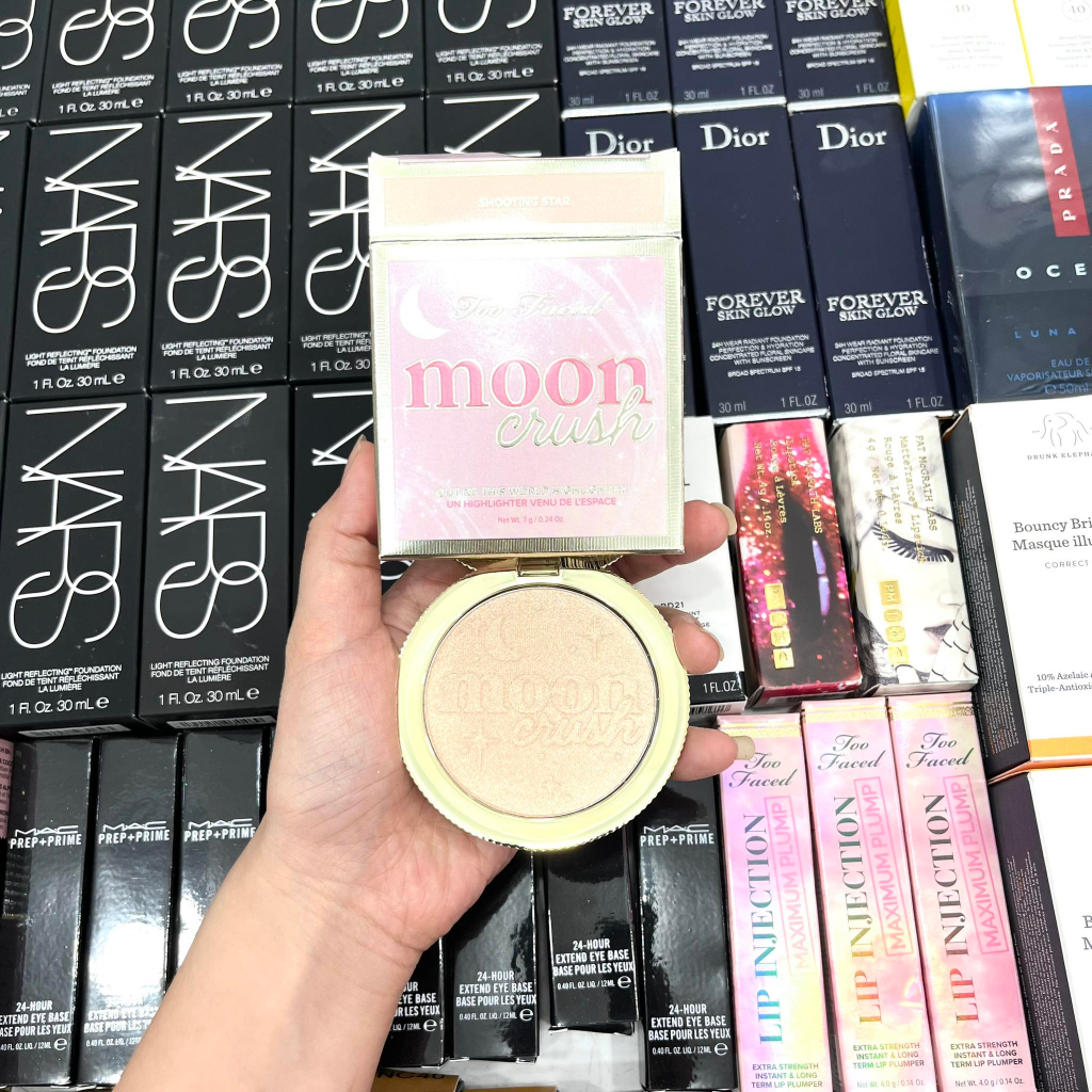 Too Faced - Phấn Bắt Sáng Too Faced Moon Crush Out Of This World Highlighter 7g