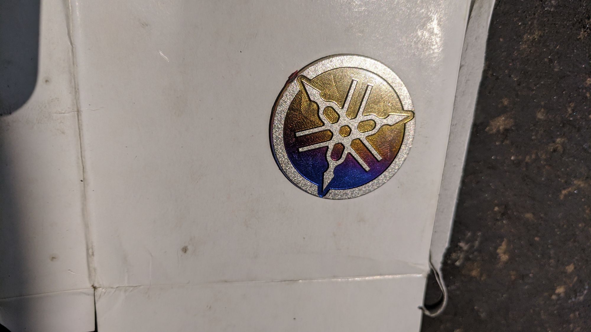 logo yamaha titanium 40mm
