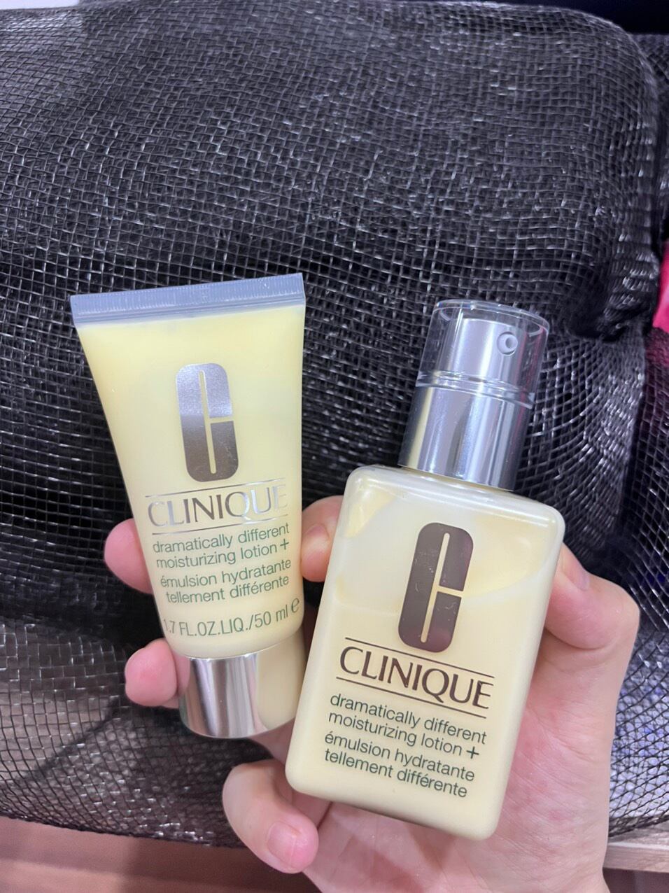 Kem dưỡng cấp ẩm clinique vàng.