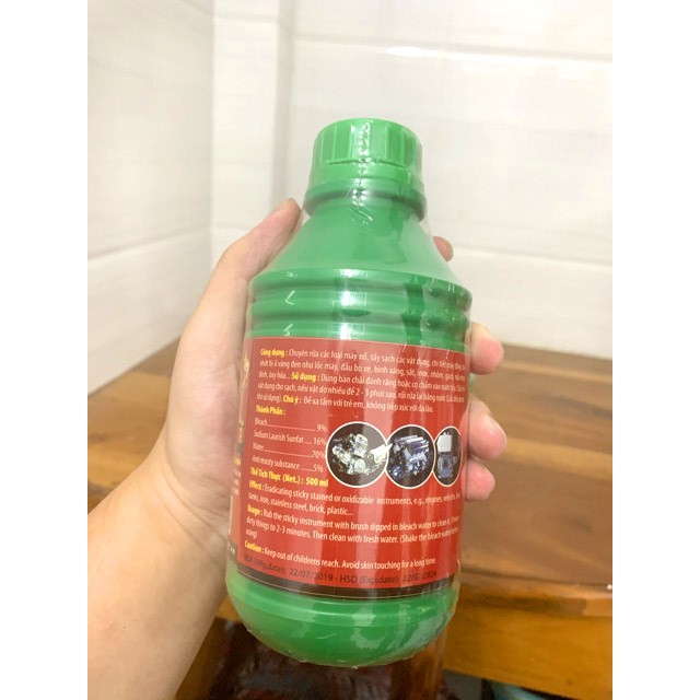 Nước tẩy trắng siêu mạnh 702 - chai 500ml ( vệ sinh lốc máy, đầu bò xe, bình xăng,...)