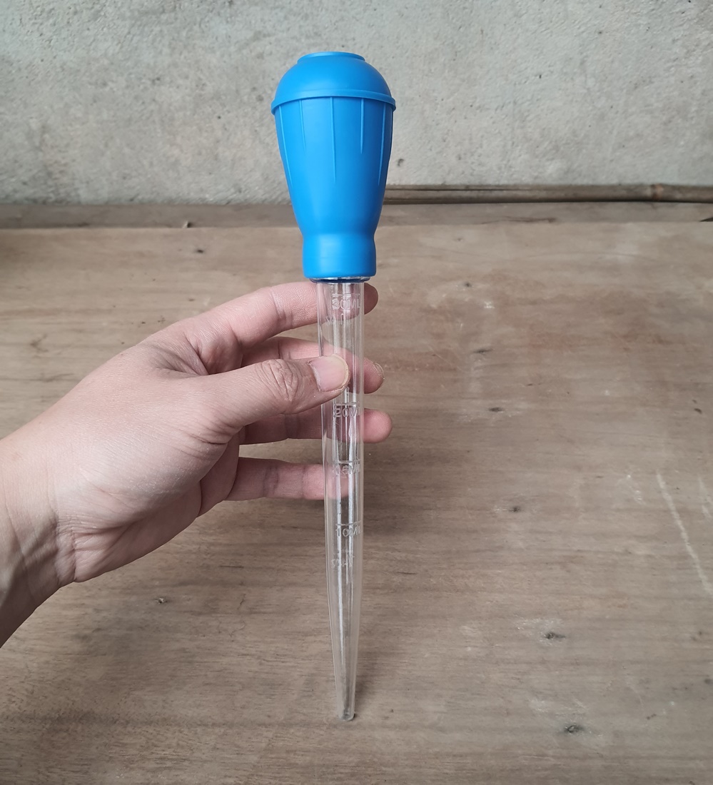 Quả bóp 30ml hút nước vệ sinh bể cá