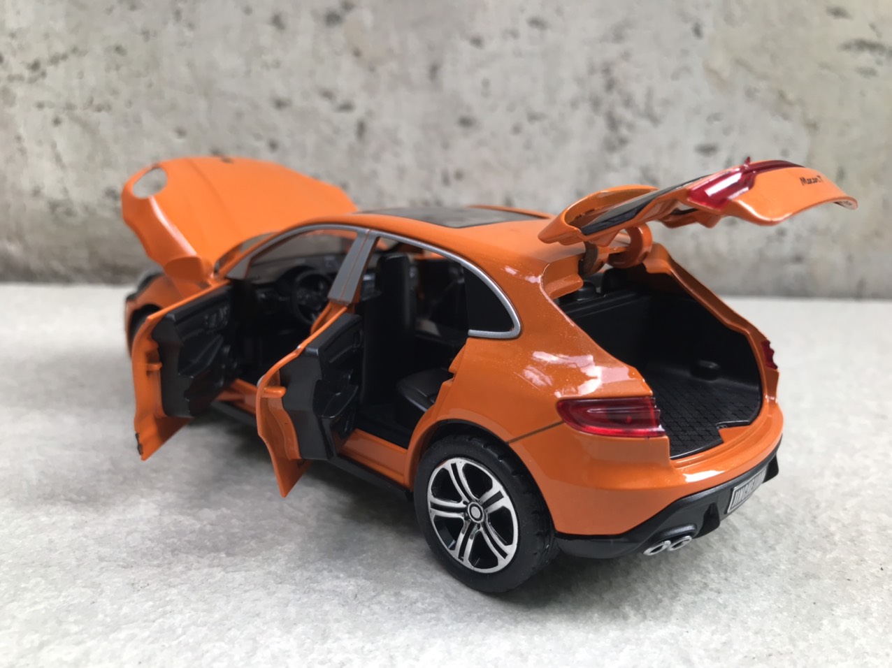 [HCM]Mô hình xe ô tô Porsche MACAN 1:32