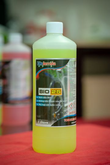 Dung Dịch Rửa Xe Không Chạm Ekokemika BIO 25 - 1L