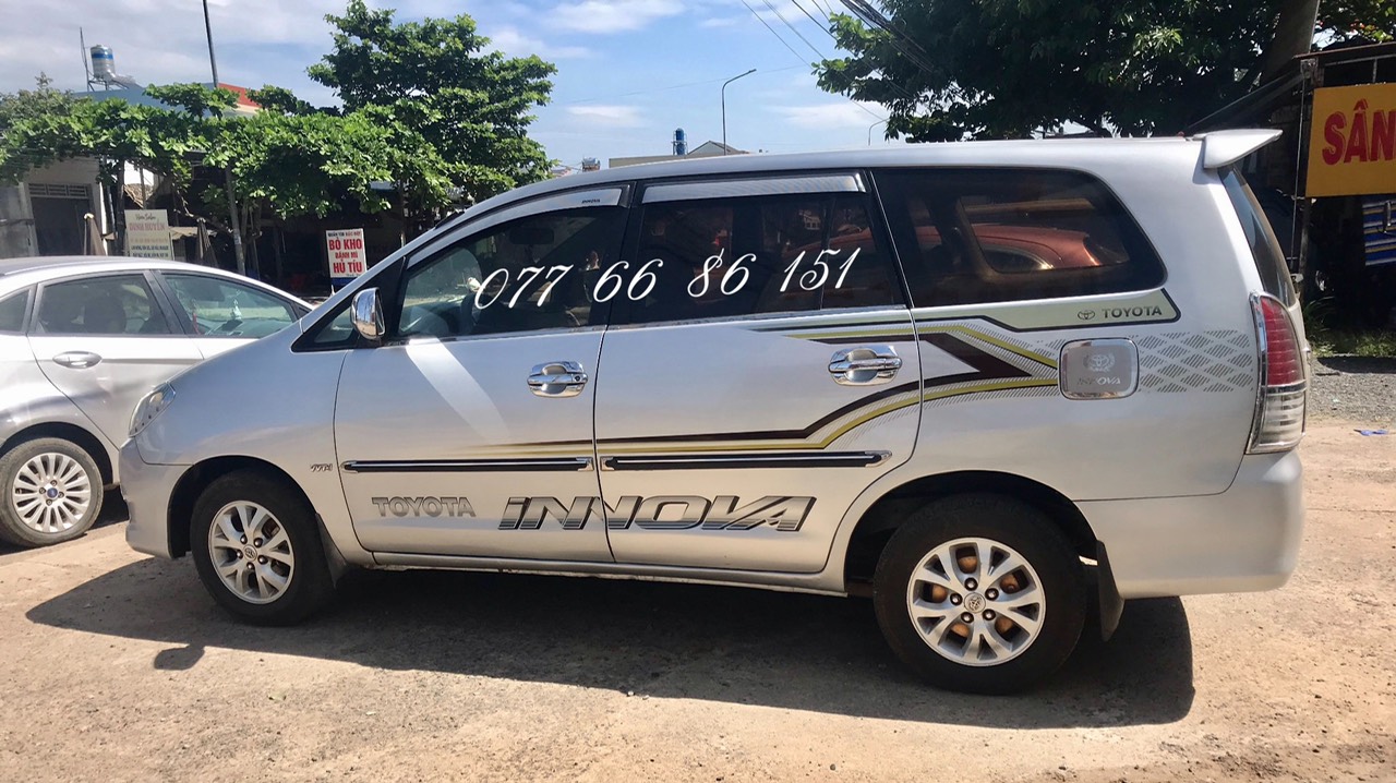 Tem Dán Sườn Xe Innova Mẫu Mới