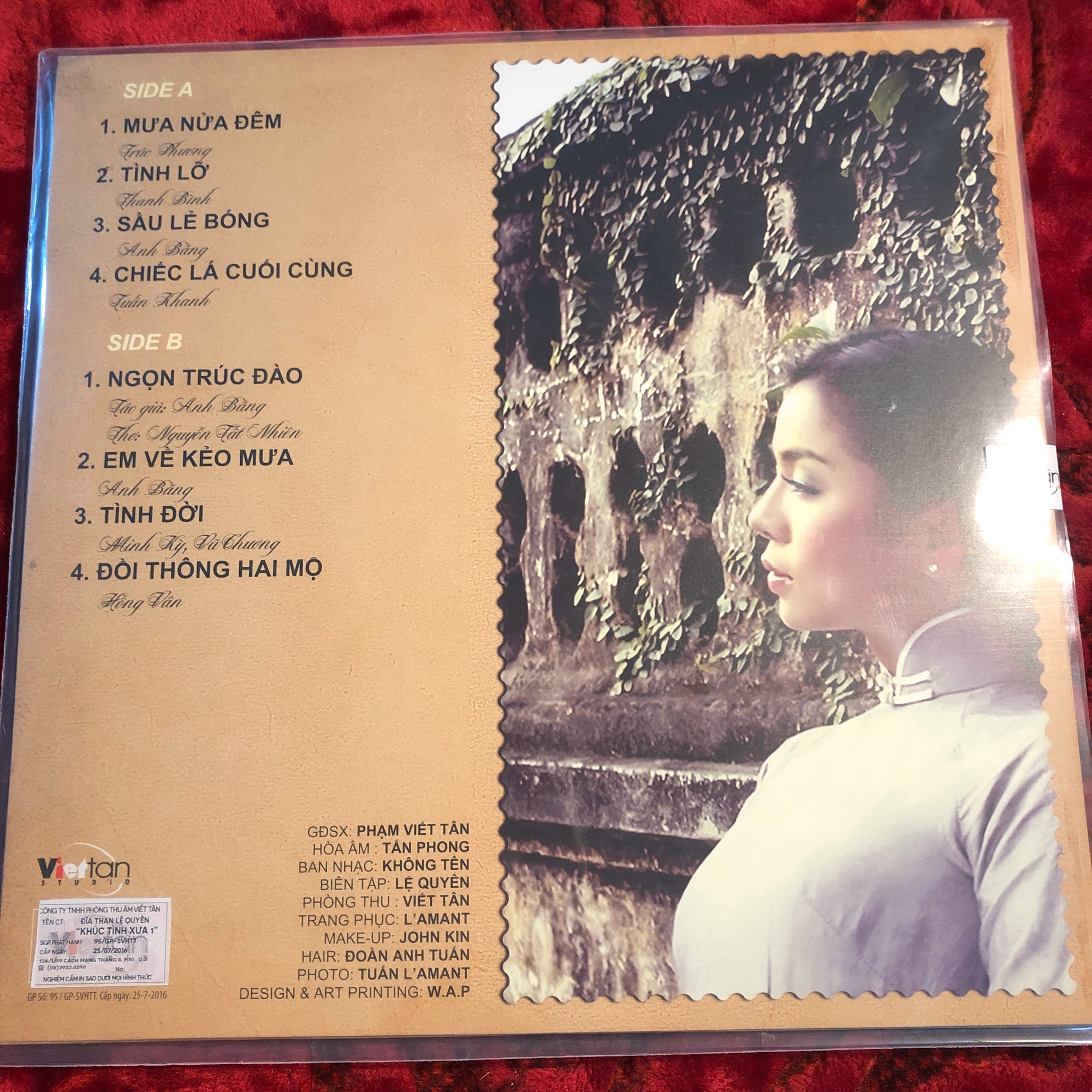 Đĩa than Lệ Quyên