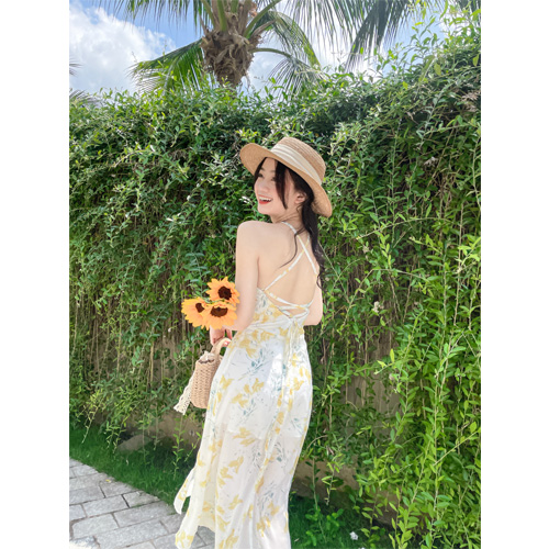 Đầm yếm Tulip Dress Leila Closet