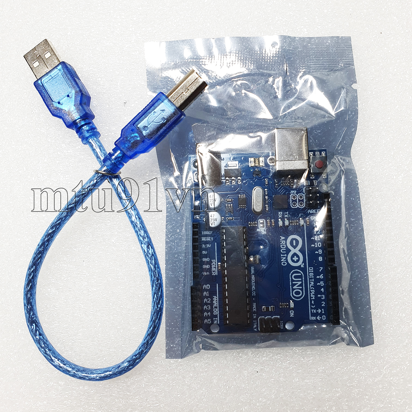 Arduino Uno R3 Dip Circuit (Good Quality Plug-In Chip - USB Cable Included)