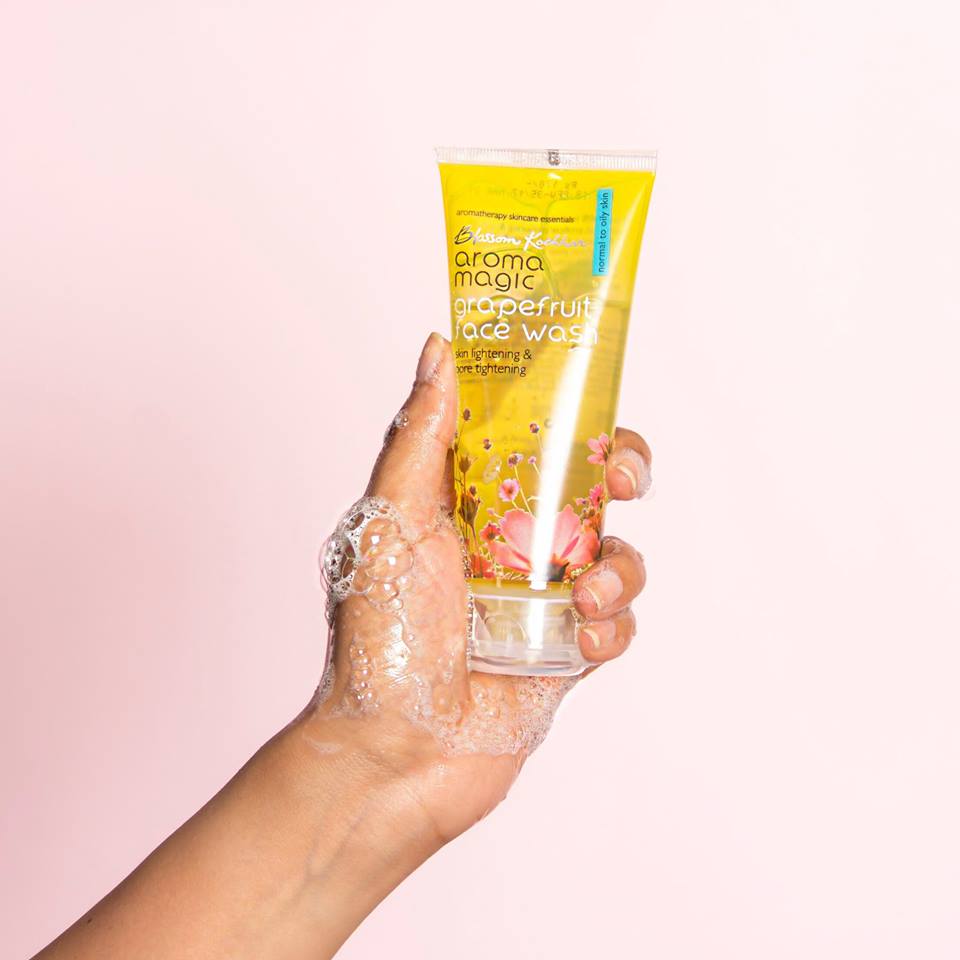 Sữa rửa mặt bưởi chùm Aroma Magic Grapefruit Face Wash - hebenastore