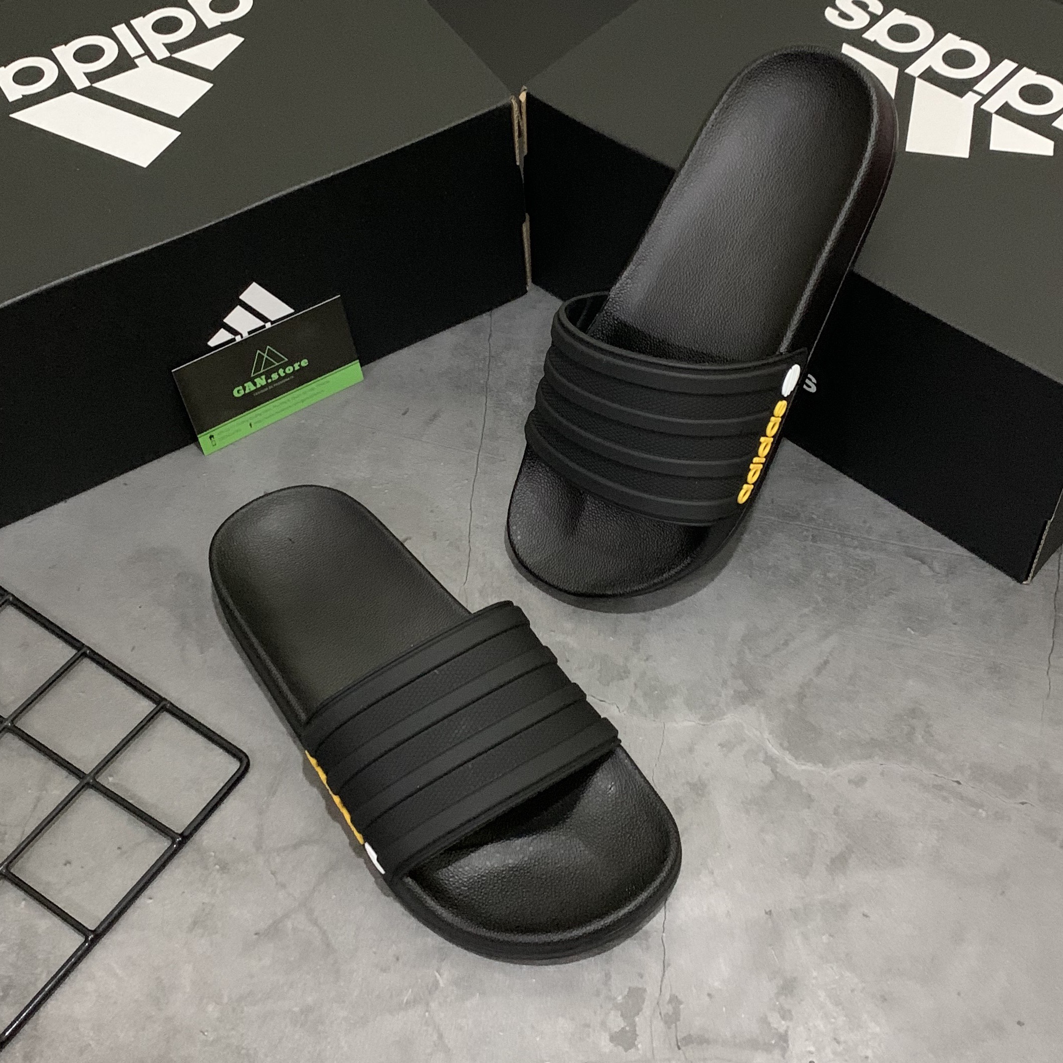 DÉP ADIDAS BÁNH MÌ ADILETTE ĐEN - DÉP FULL BOX