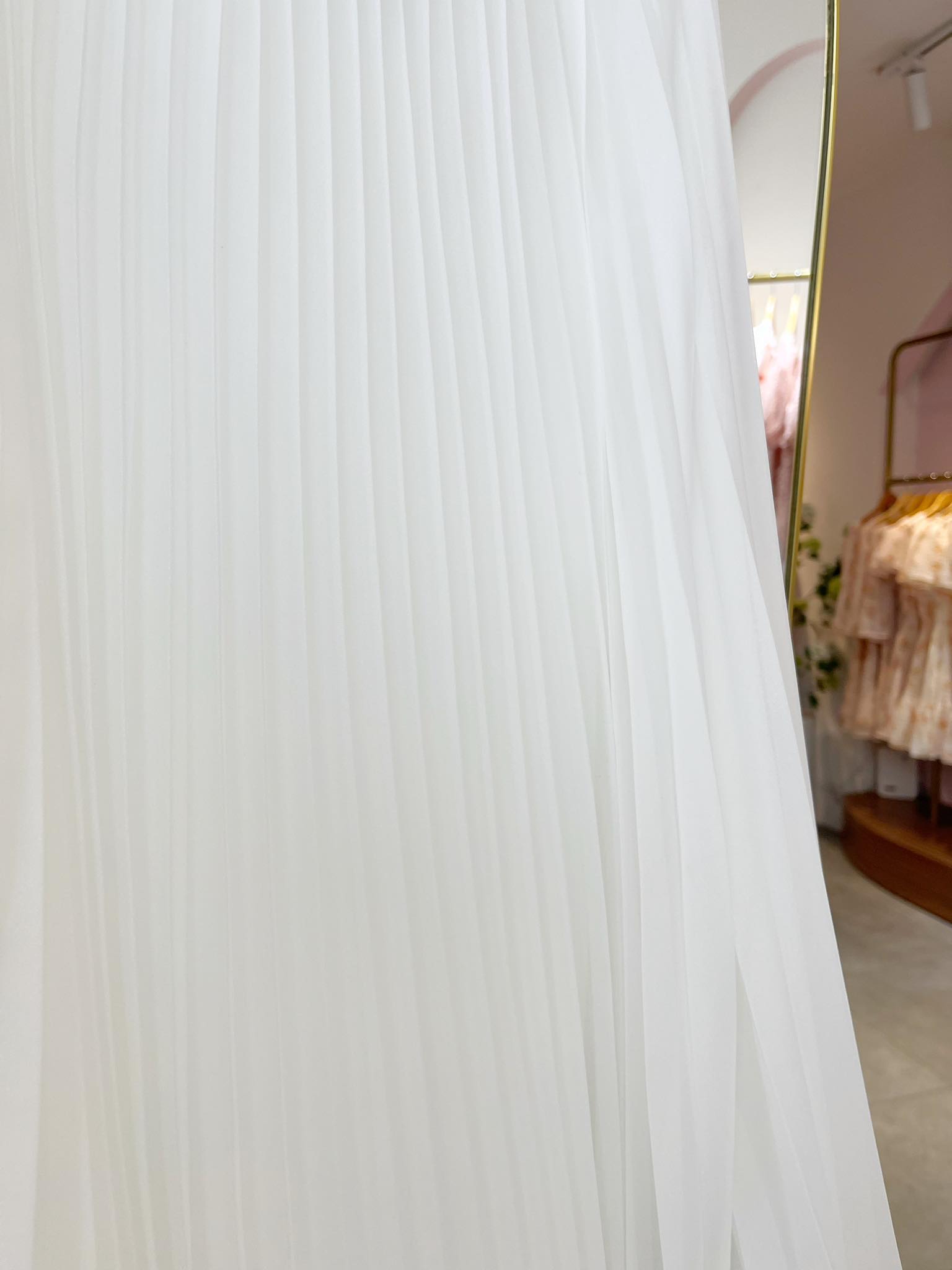 TIELA Chân váy dập ly trắng
