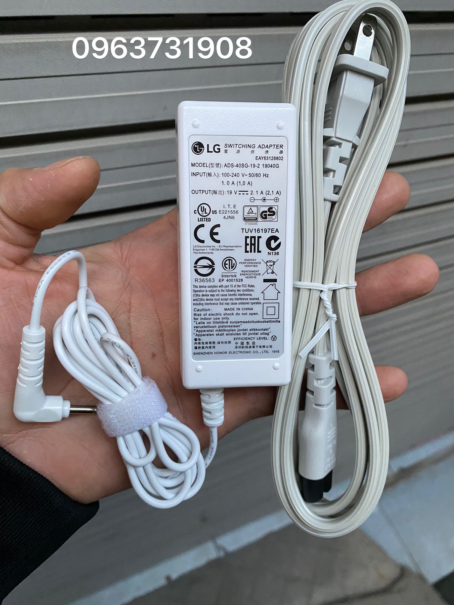 Adapter sạc laptop LG Gram 19V-2.1A hàng zin tháo máy