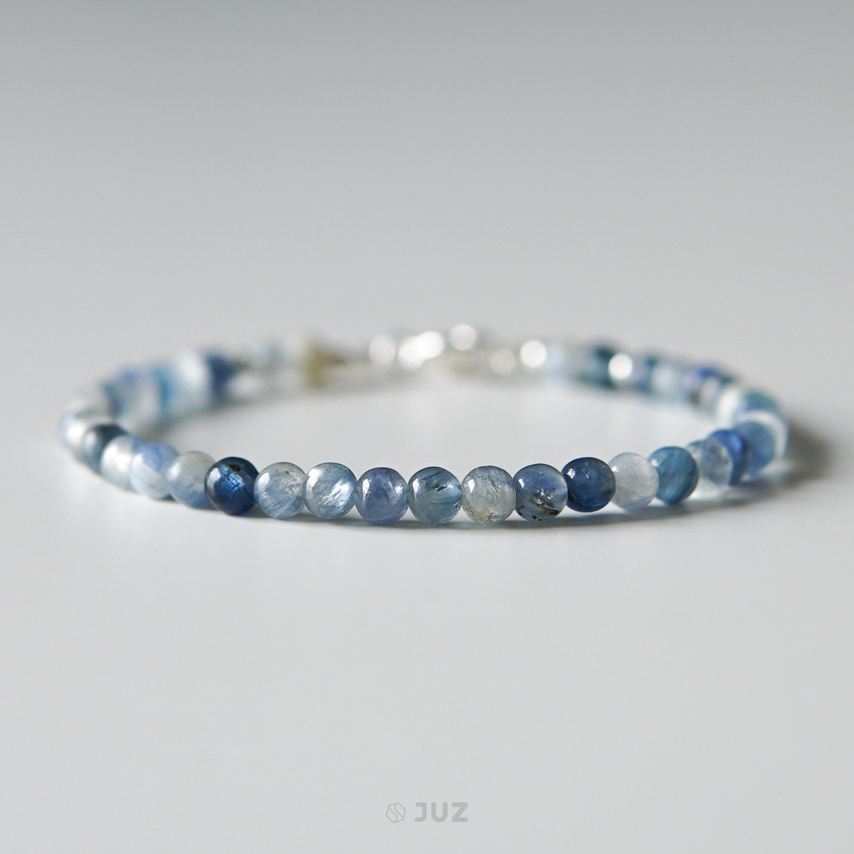 Vòng tay Kyanite 4mm