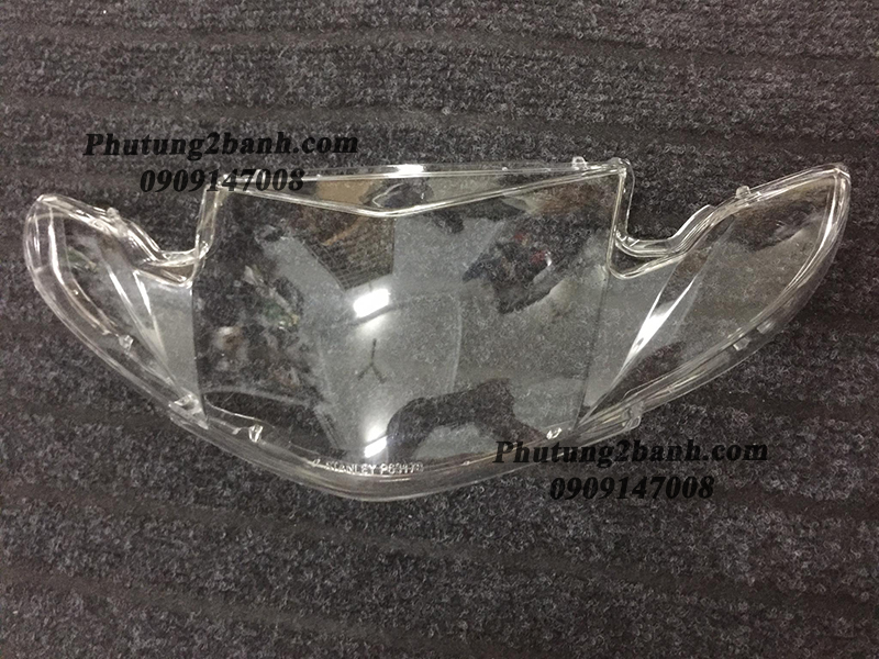 Chụp kính đèn trước xe Sirius Hello