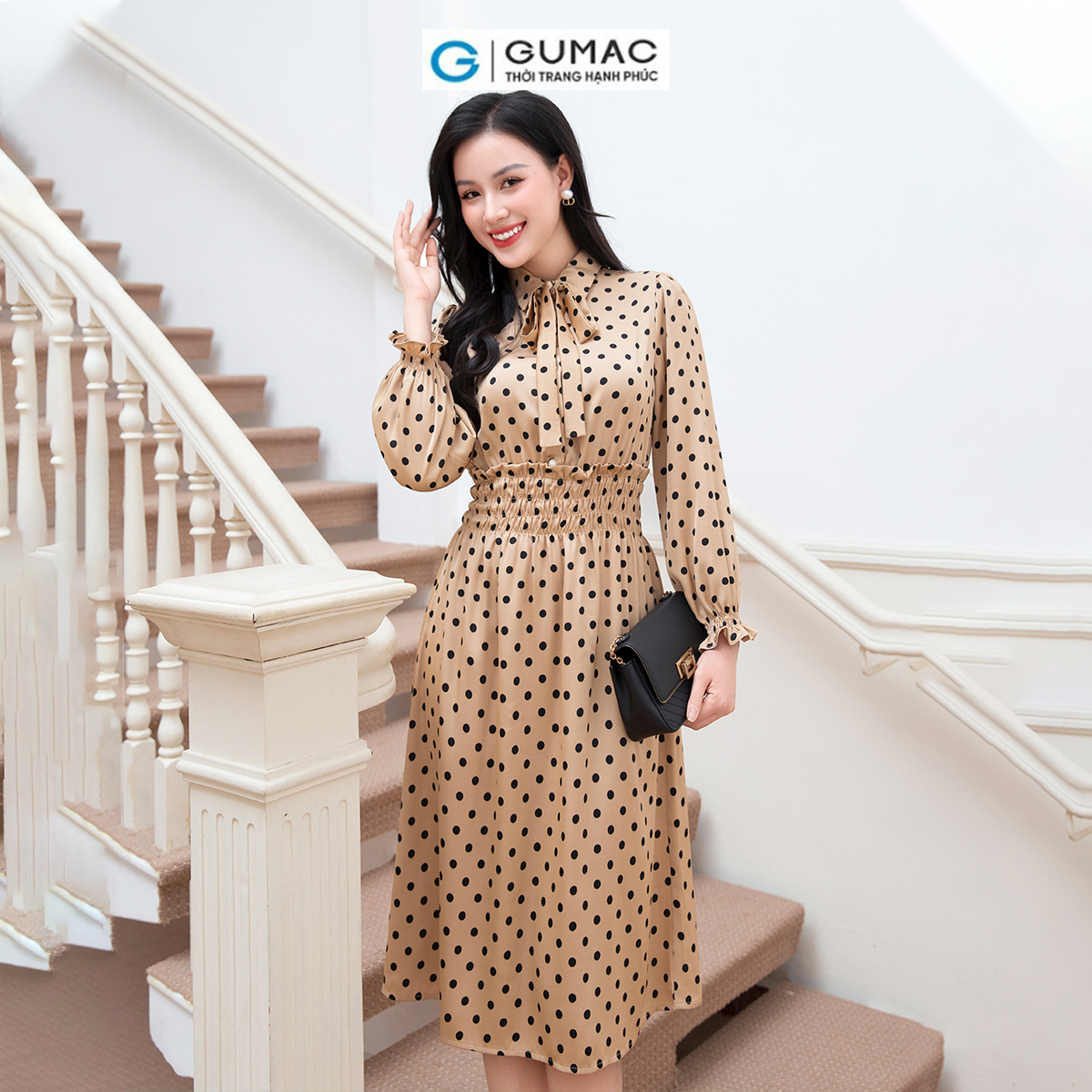 Đầm nữ dáng A nữ chấm bi GUMAC DD10001 phối bo chun cổ và eo