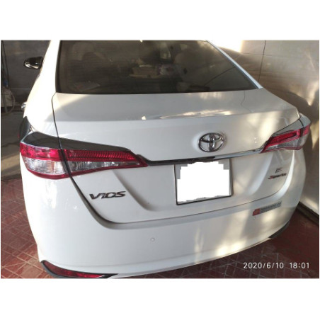 Mí đèn hậu sau Vios 2018-2023